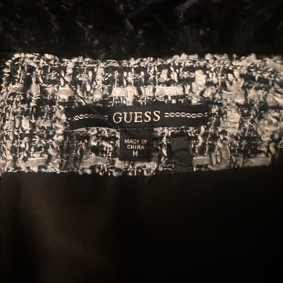 Chic Black and White Tweed Skirt - Picture 3 of 4